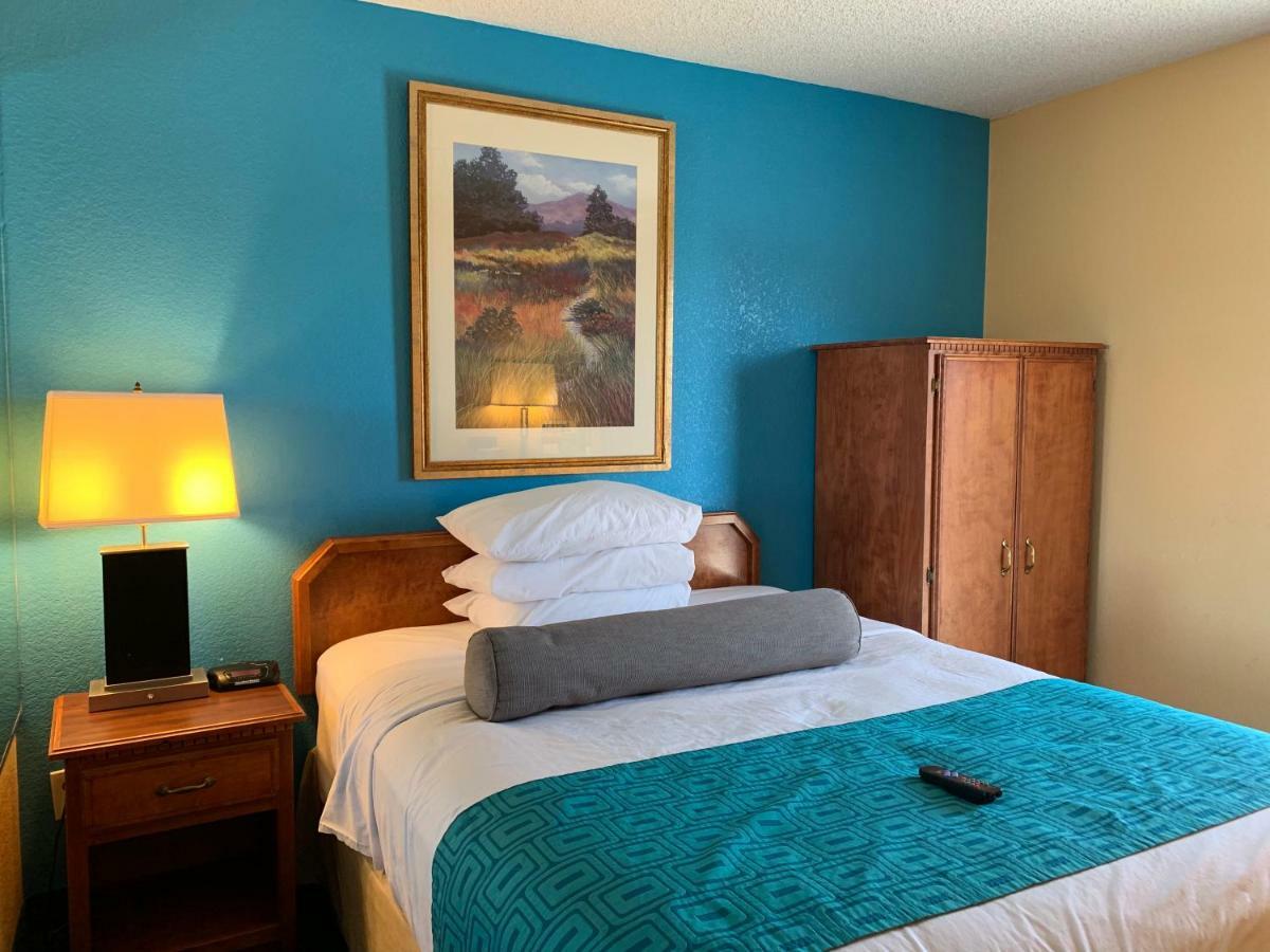 Howard Johnson By Wyndham Denver West วีทริดจ์ ภายนอก รูปภาพ